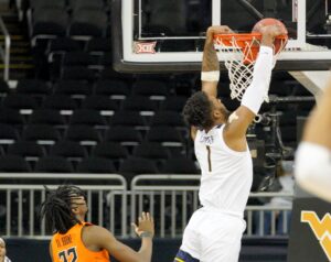 NOTEBOOK: Derek Culver battled illness and gutted out 30 minutes in loss against Oklahoma State
